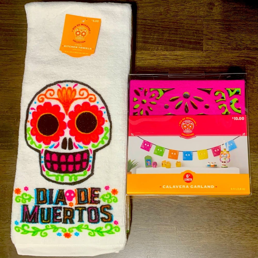 SOLD!!Dia De Los Muertos Decorative Hand Towels & 6 ft Calavera Garland set
